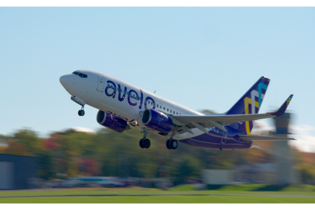 Avelo Take Off