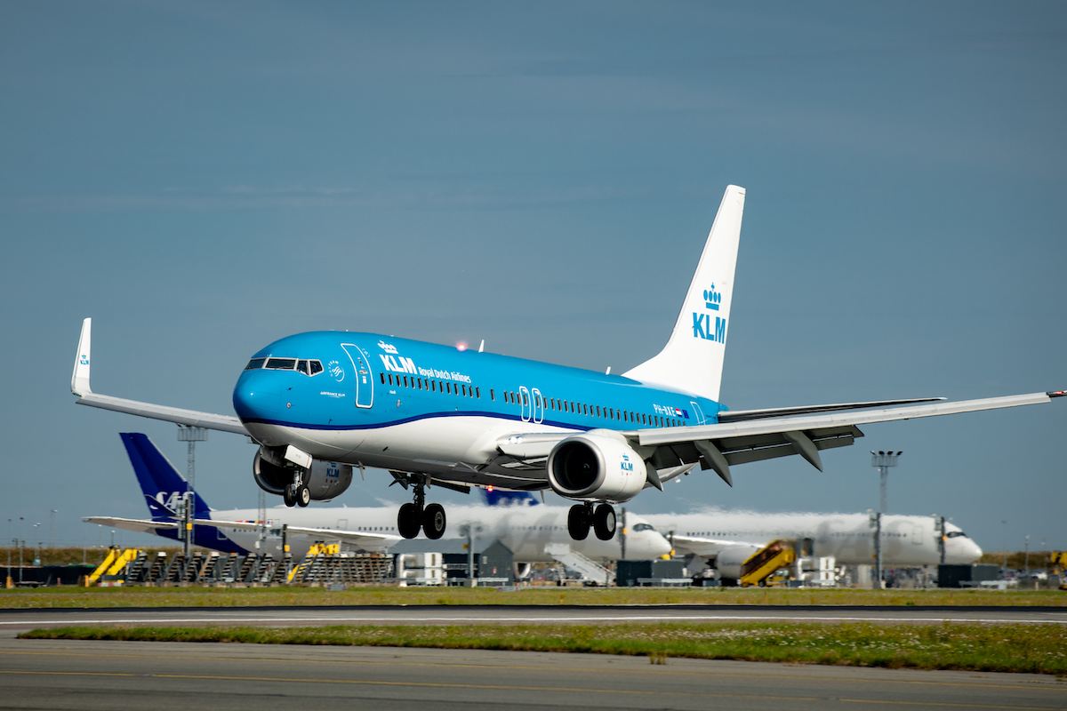 KLM plane landing Copenhagen